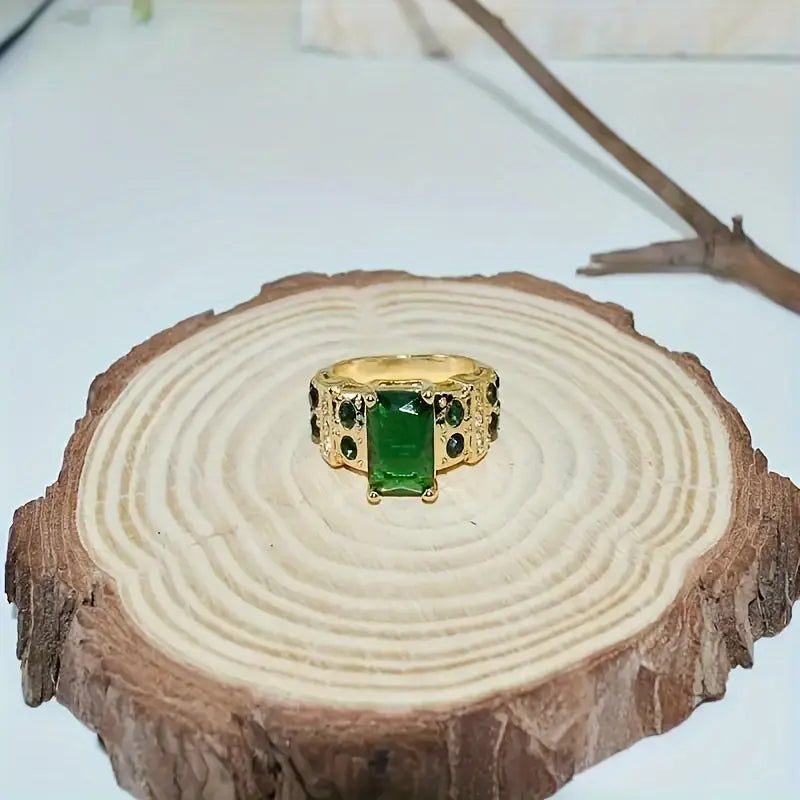 Averine Virdara Ring | Gold