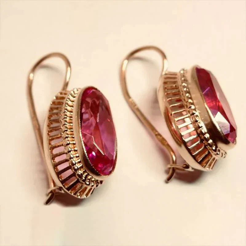 Vintage Black Stone Earrings | Gold